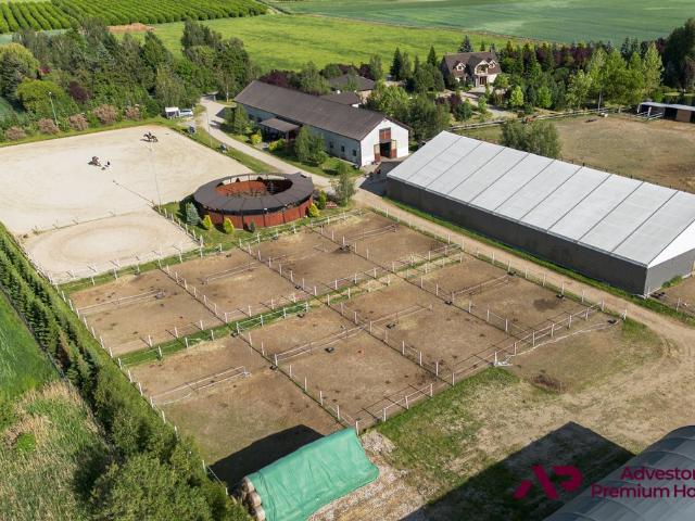 Działka z stajnią i halą dla miłośników koni – 7,24 ha