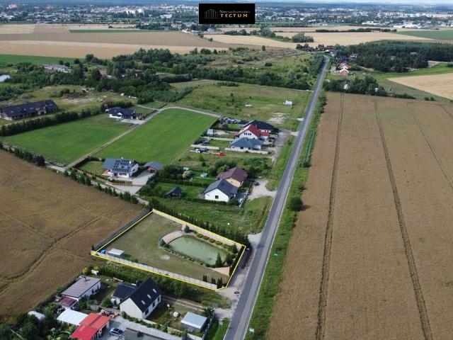 Działka z stawem, domem i ogrodem w Długa Wieś