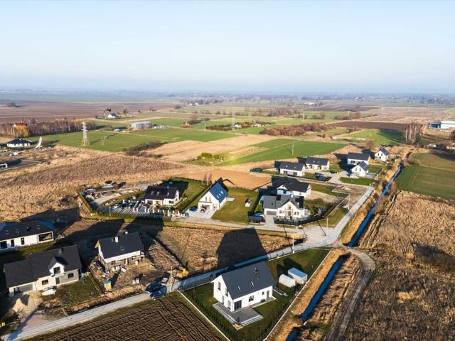 Działka 1424 m² z możliwością zabudowy w Nowym Dworze Gdańskim