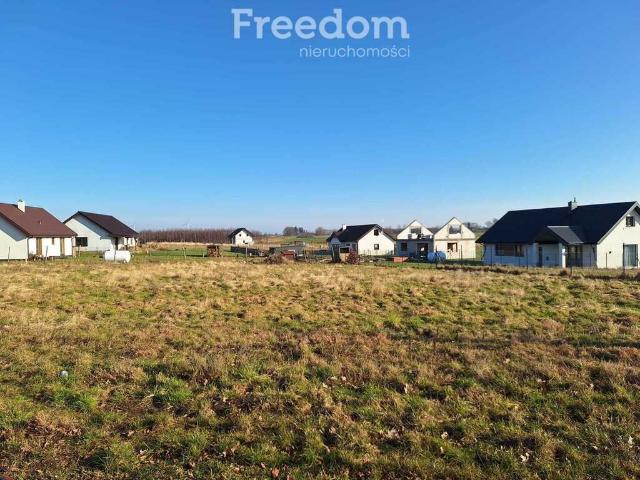 Polecam działkę 1432 m² pod dom jednorodzinny z mediami