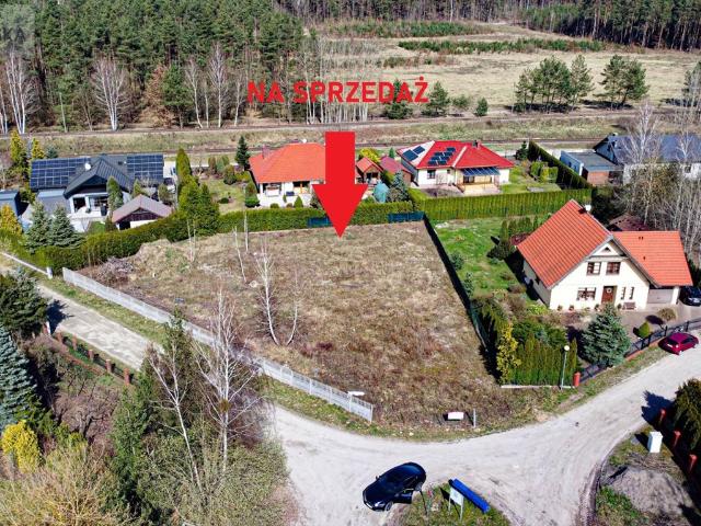 Działka 1479 m² pod dom w lesie, pełne uzbrojenie