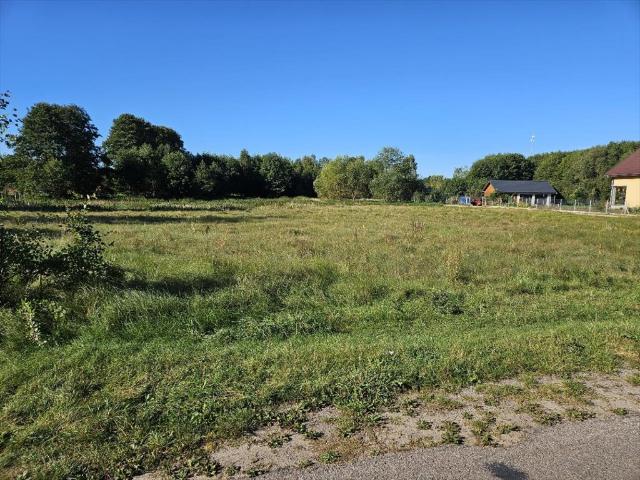 Działka 1500 m2 przy drodze asfaltowej w Wawrochy