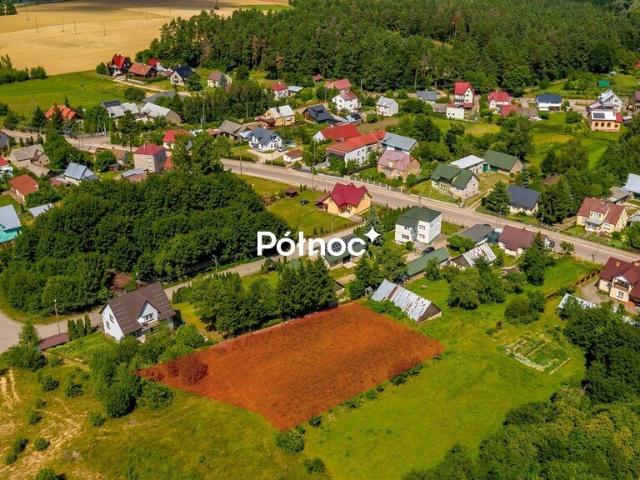 Działka 1530 m² pod zabudowę jednorodzinną i usługi