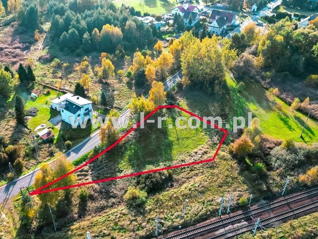 Działka 1869 m2 w Górkach Śląskich z zielonym otoczeniem