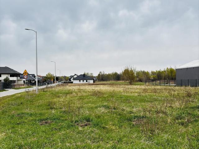 Działka 1000 m² z mediami, blisko Warszawy, plan MN U