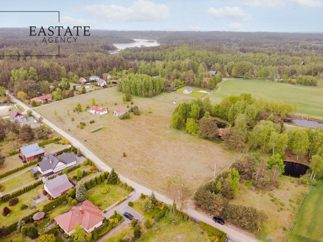 Działka 1000 m² pod dom z mediami, cicha okolica