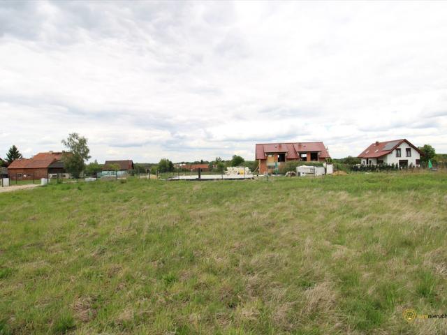 Działka 1025 m² pod dom i usługi w Przedmościu
