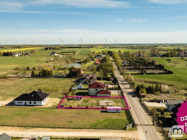 Działka 1044 m² z pozwoleniem na budowę, blisko morza