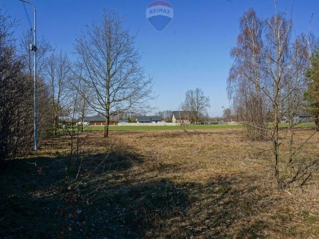Działka 1096 m2 pod zabudowę jednorodzinną, media, blisko komunikacji
