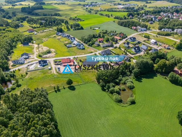 Działka 1099 m² pod dom w spokojnej okolicy nad jeziorem