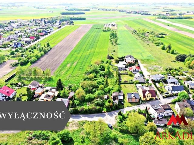 Działka 10 438 m² z domem, media, inwestycja lub budowa
