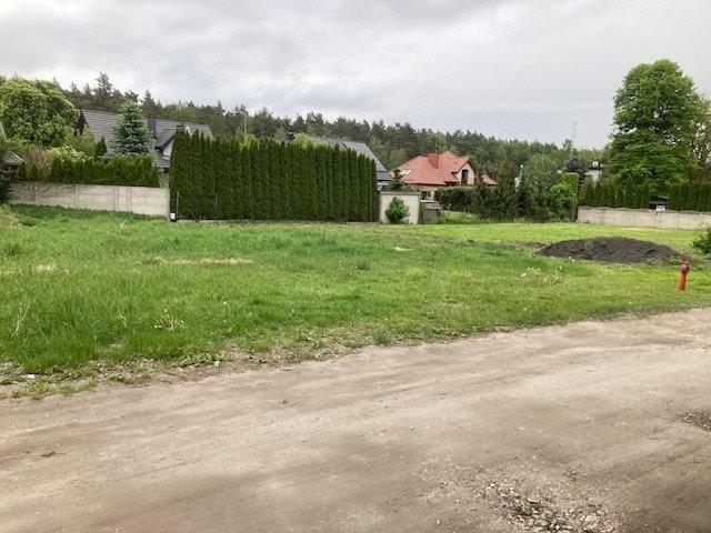 Działka 1205 m2 z mediami, las i nowe domy w otoczeniu