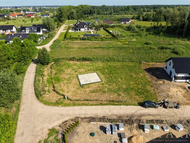 Działka 1322 m² z projektem domu, gotowa do budowy