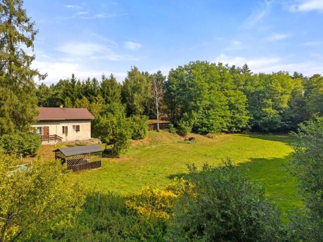 1 13 700 m², Krucz