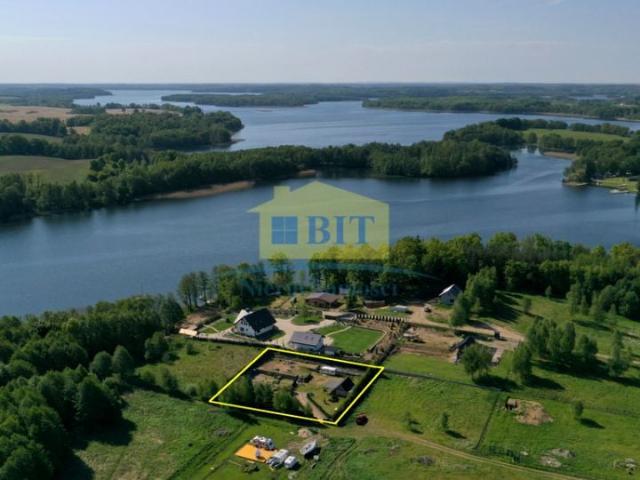 Działka 1 834 m², Uraz
