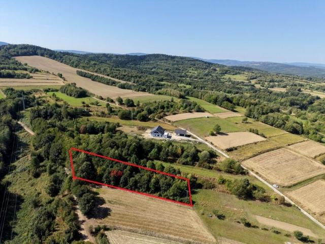 Działka 1 900 m², Równe
