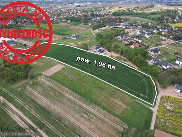 Działka 1,96 ha pod zabudowę jednorodzinną, asfalt, media