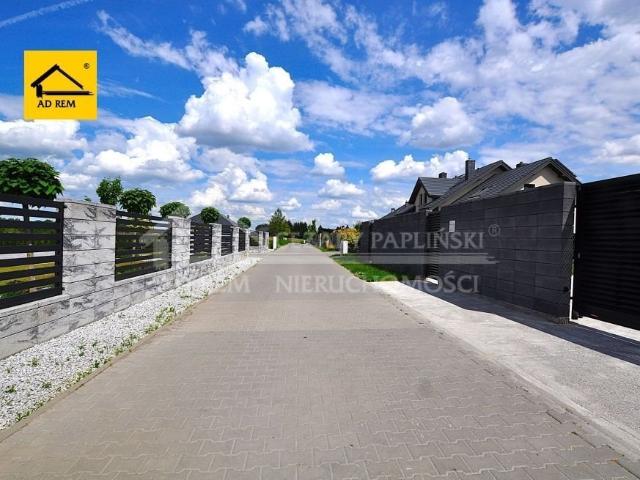 Działka 2400 m² z szerokością 36 m, media, dojazd asfalt zapraszam