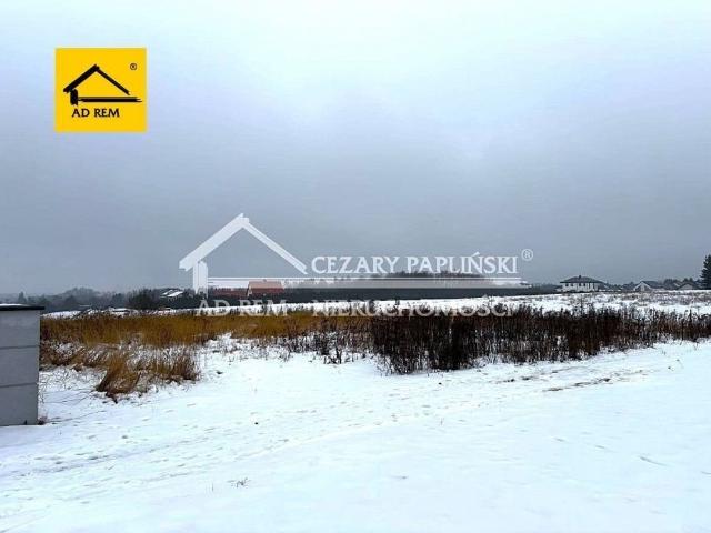 Działka 2400 m² z szerokością 36 m, prąd i gaz