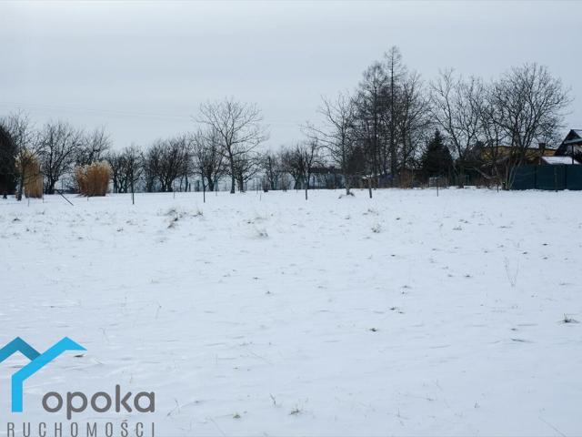 Działka 2478 m² z uzbrojeniem, blisko miasta i komunikacji
