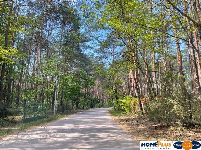 Działka z domkiem, media, las, rzeka – 2190 m²