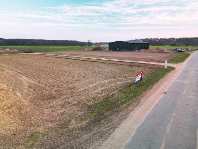 Działka 2250 m² z prądem i asfaltowym dojazdem