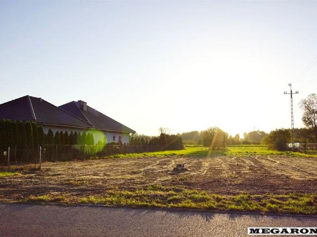 Działka 1 008 m², Starcza