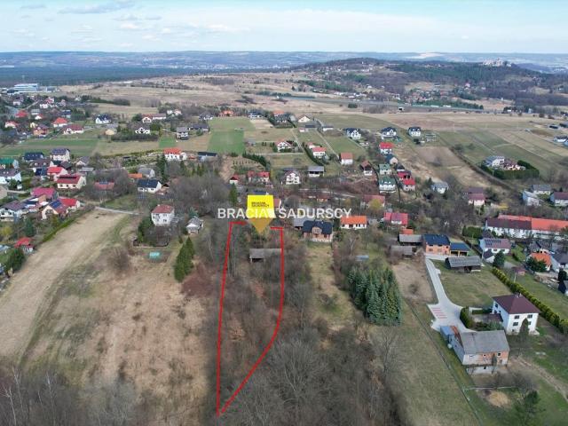 Działka 34 arów z domem i projektem modernizacji