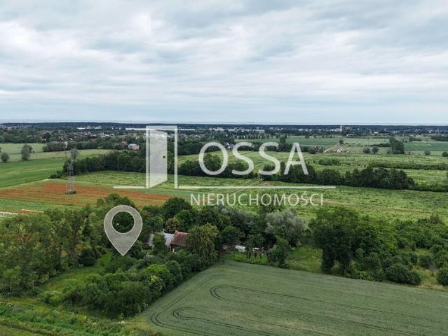Działka 3900 m² z zabytkowym budynkiem w Wiślinka