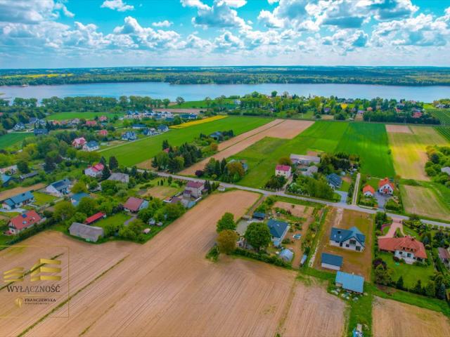 Działka budowlana 3000 m² z mediami, przy asfaltowej drodze