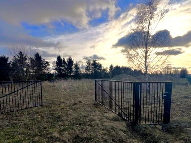 Działka 3 000 m², Tuchom