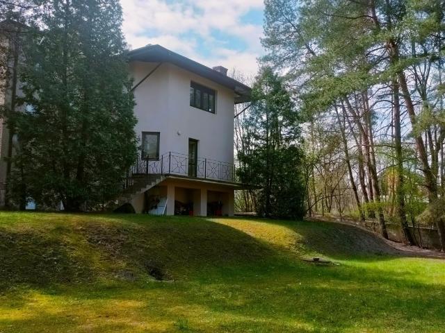Działka 4200 m² z domem, otoczenie, media, garaż