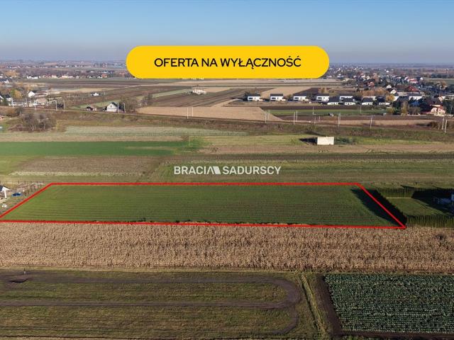 Działka 57 arów w Nowej Hucie z możliwością zabudowy i usług