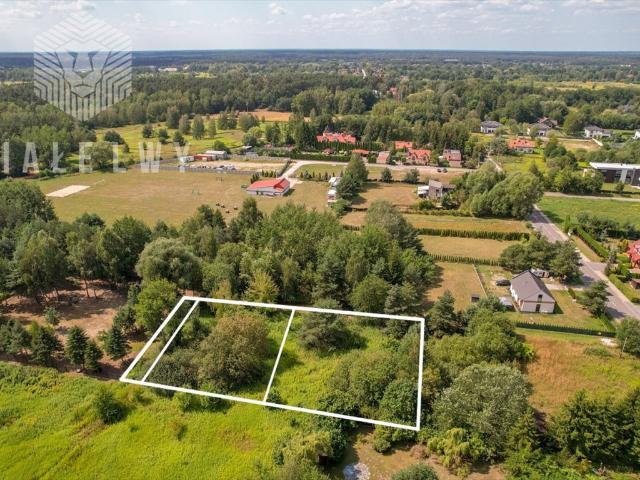 Działka 642 m² w Kawęczyńku z mediami i planem zabudowy