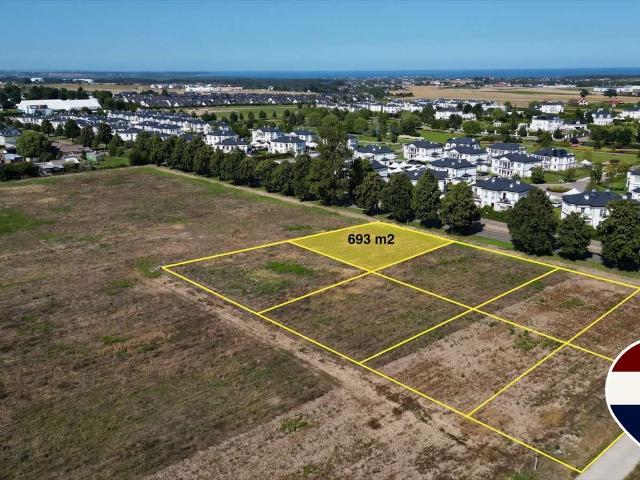 Działka 693 m² pod dom i usługi w Gdyni Szkolna