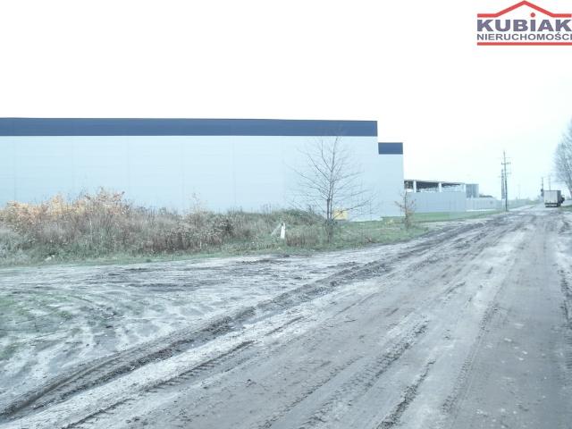 Działka 7 200 m² z szerokim przeznaczeniem i dobrym dojazdem