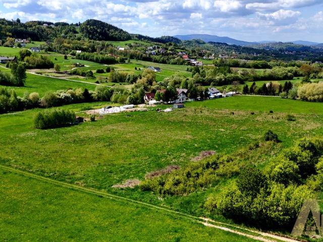 Działka 872 m2 z WZ, piękny teren, dojazd utwardzony