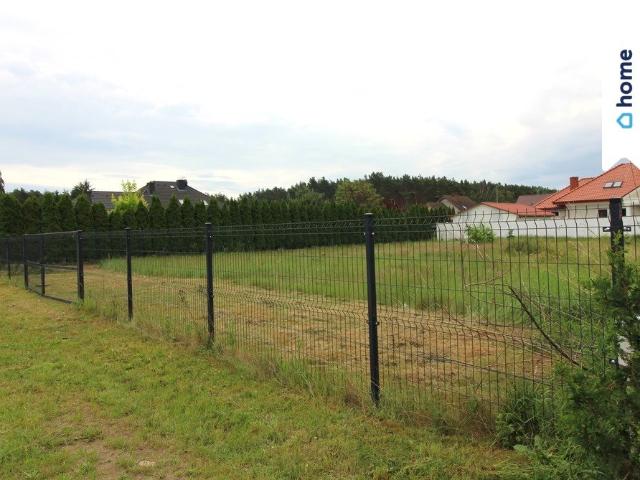 Działka 877 m² pod zabudowę mieszk. usługową, ogrodzona