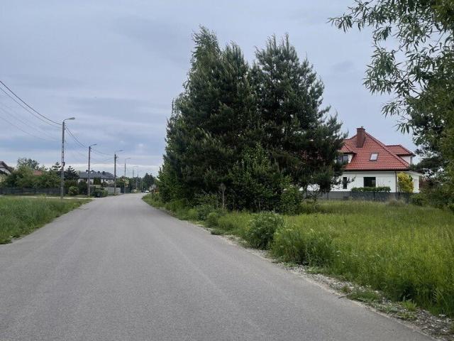 Działka 879 m² pod zabudowę jednorodzinną, media, asfalt