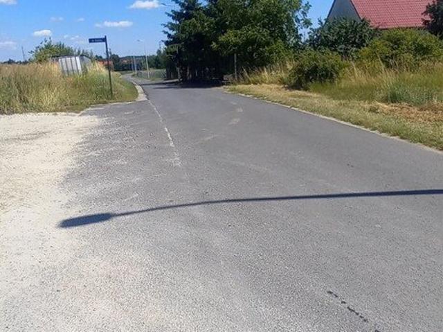Działka 800 m² z mediami, szybki dojazd do Wrocławia