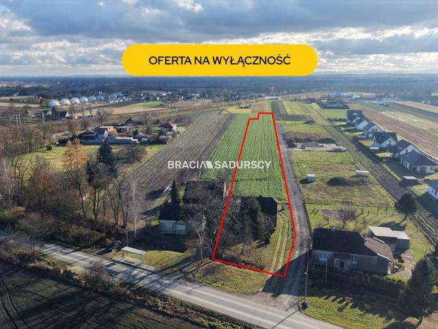 Działka 83 arów z budynkami w Krakowie Nowa Huta
