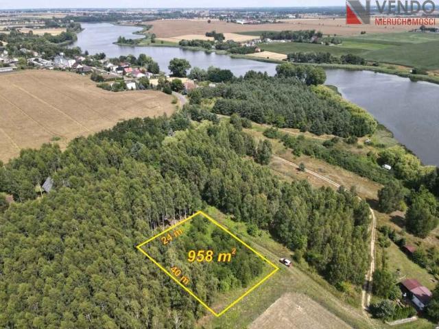 Działka 958 m2 pod rekreację blisko jeziora, media