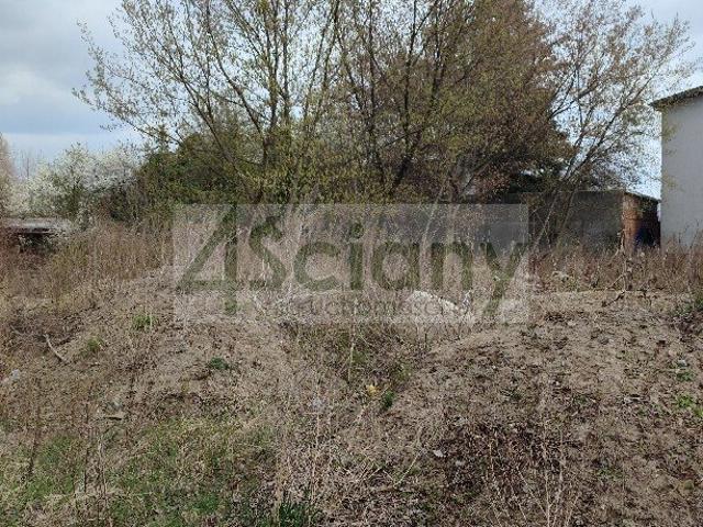 Działka 985 m² pod zabudowę jednorodzinną i usługi