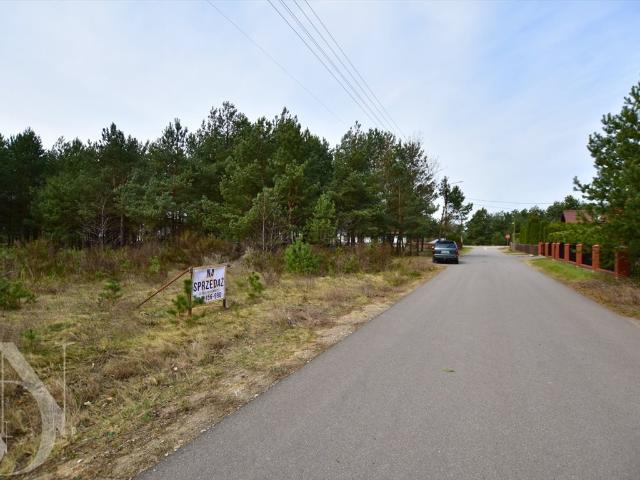 Działka 989 m² z warunkami zabudowy, media, blisko natury