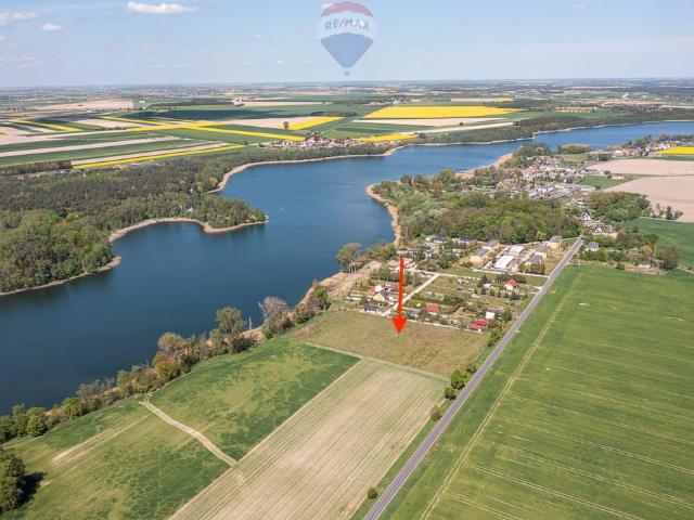 Działki nad Jeziorem Strykowskim – rezydencje, las, plaża