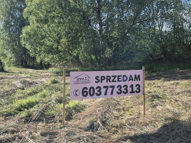 Działki budowlane z mediami, udział w drodze, ciche otoczenie