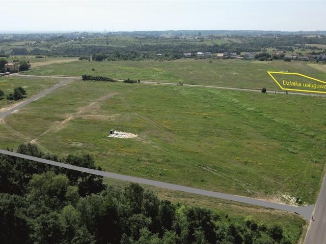 Działki pod usługi i domy w Mierzęcicach, 7 980 m²