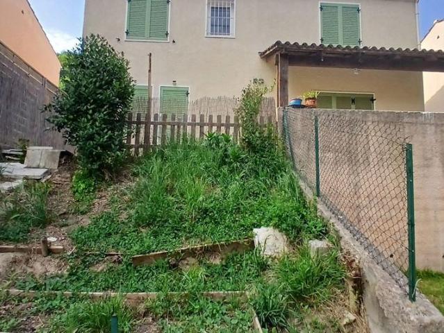 E03700025L Sur le secteur très prisé de la Buzine Villa T4 non mitoyenne de 95m² avec vue panoramique garage sur terrain de 400m²