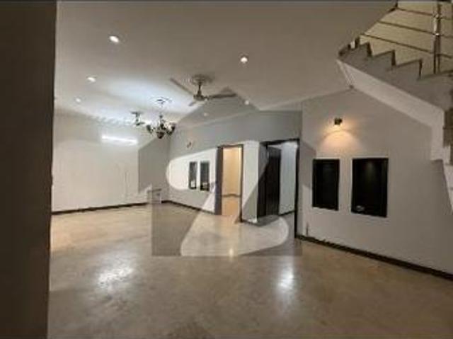 E11/2 8 Marla Full House 4 Bedroom E 11/2