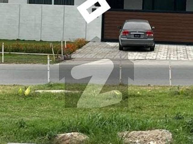 E11/3 Multi Professional Main location Front open Triple storey House